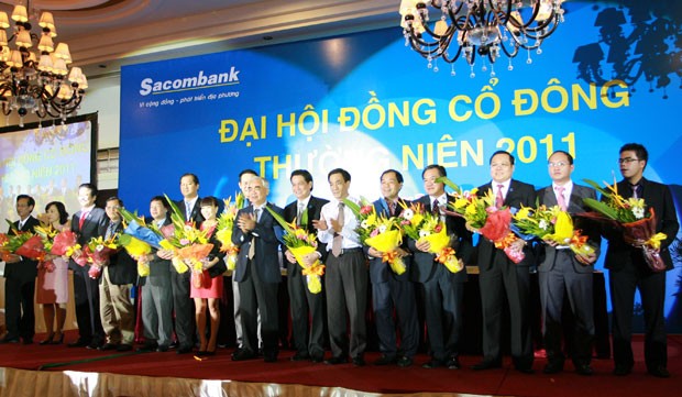 Hé lộ hậu trường thương vụ Sacombank